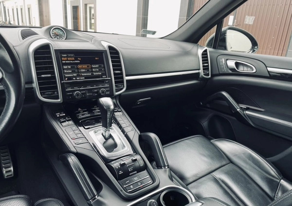 Porsche Cayenne cena 181900 przebieg: 258100, rok produkcji 2015 z Gościno małe 232